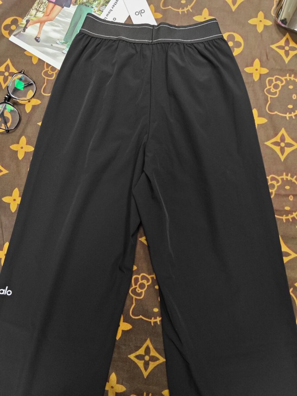 🏆ALO Yoga Relaxed Fit Suit Up Trouser Black, New with tags, Regular 30 inches - Picture 3 of 7